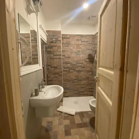 - Affitti Brevi Italia Oda ve Kahvaltı 4*