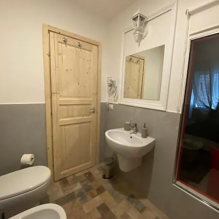 - Affitti Brevi Italia Oda ve Kahvaltı 4*